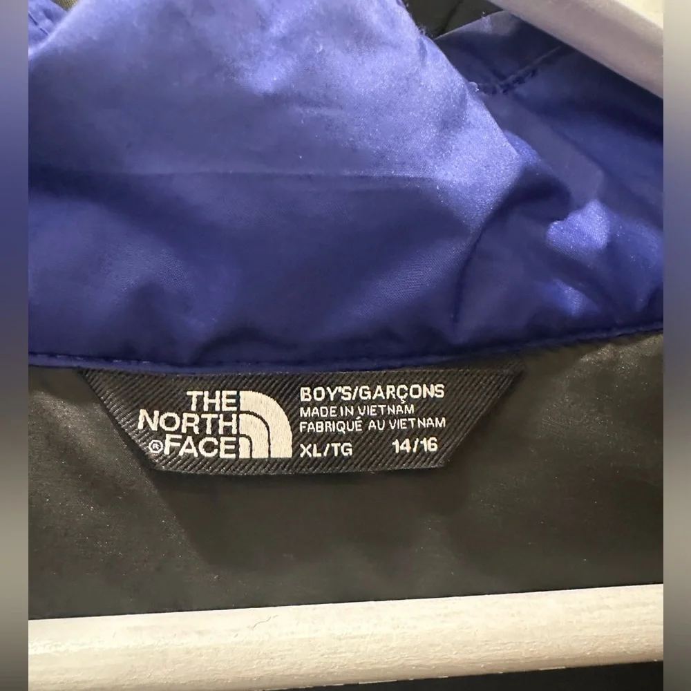 North Face Shell Jacket - Picture 3 of 3